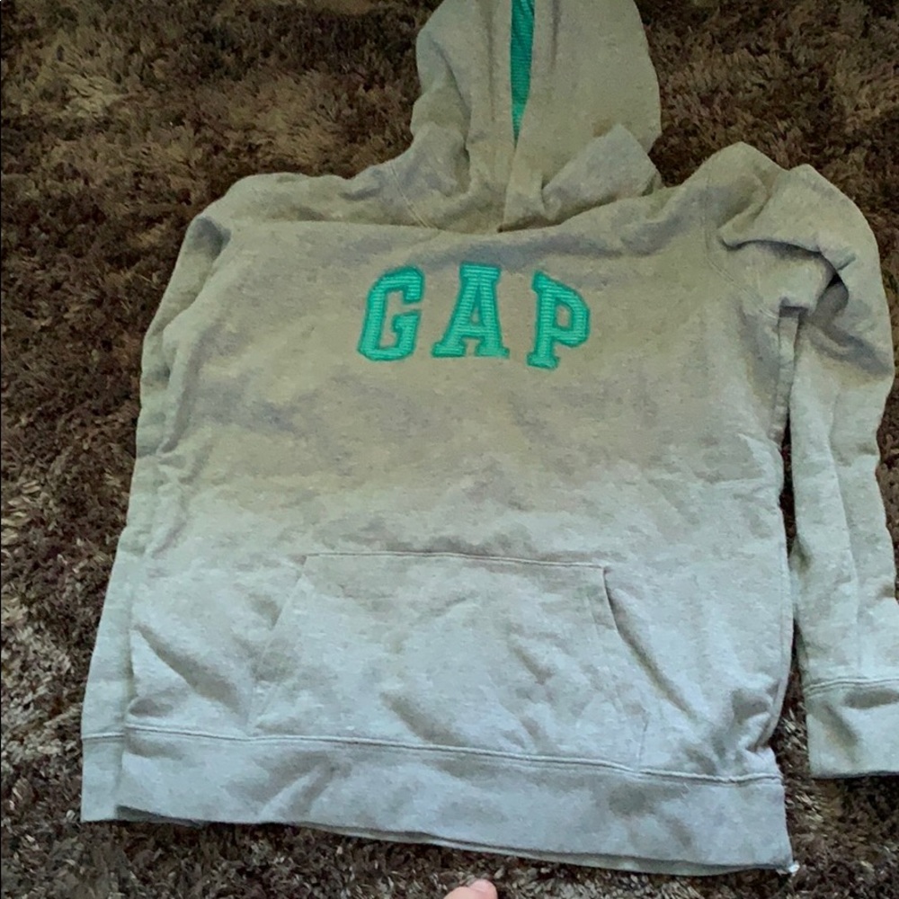 Gap sweatshirt